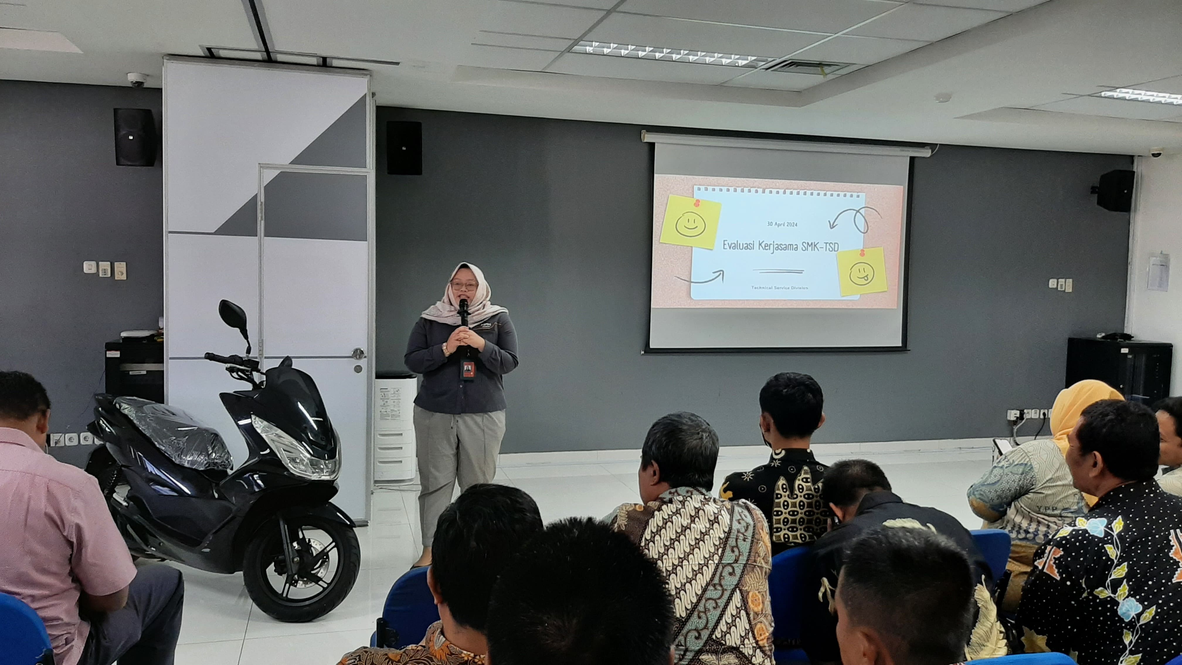 Dukung Vokasi, MPM Honda Jatim Gelar Sarasehan SMK TBSM Honda 2024